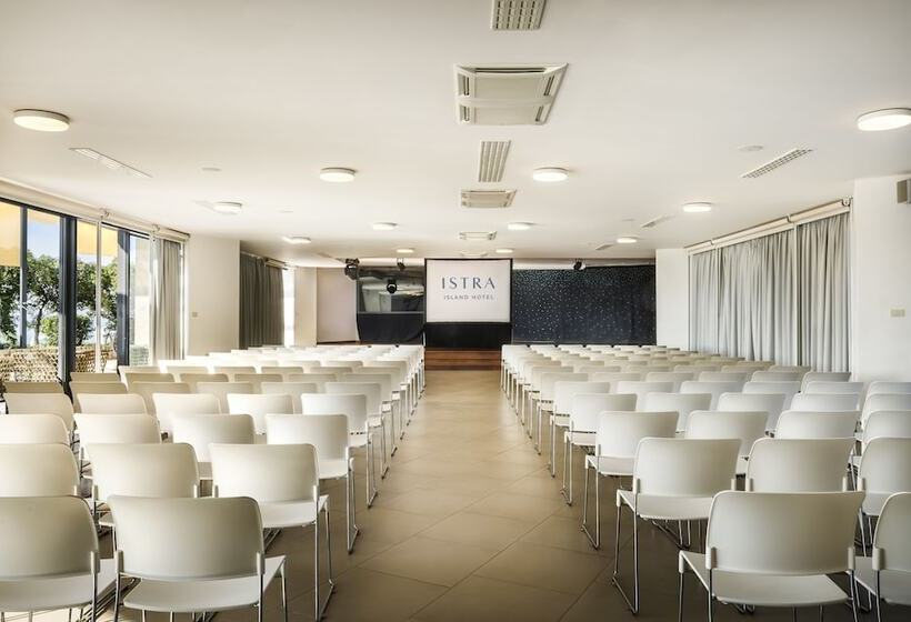 Отель Island  Istra