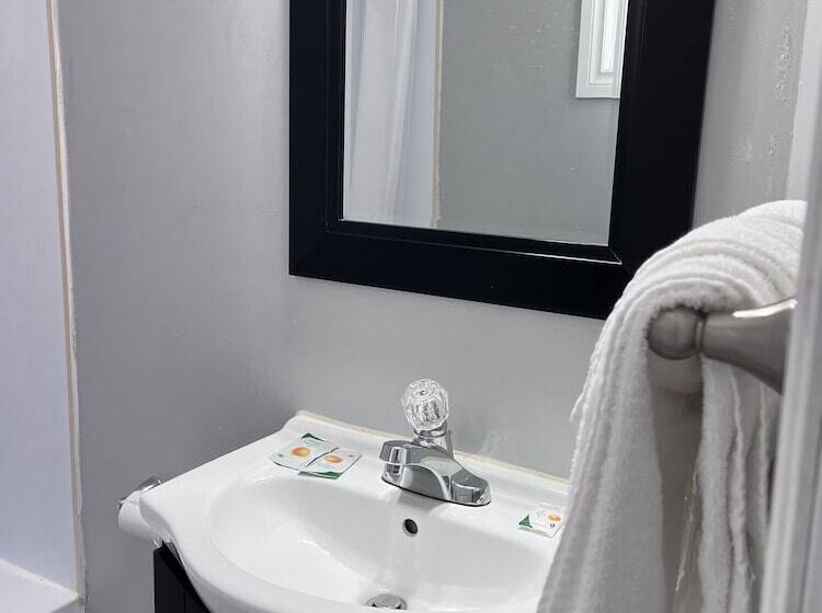 Knights Inn   Park Villa Motel, Midland