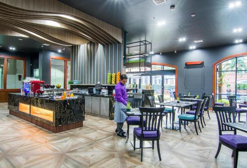 Mercure Yangon Kaba Aye