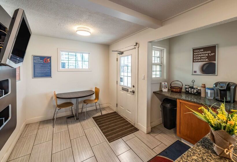 Motel 6 Kamloops, Bc