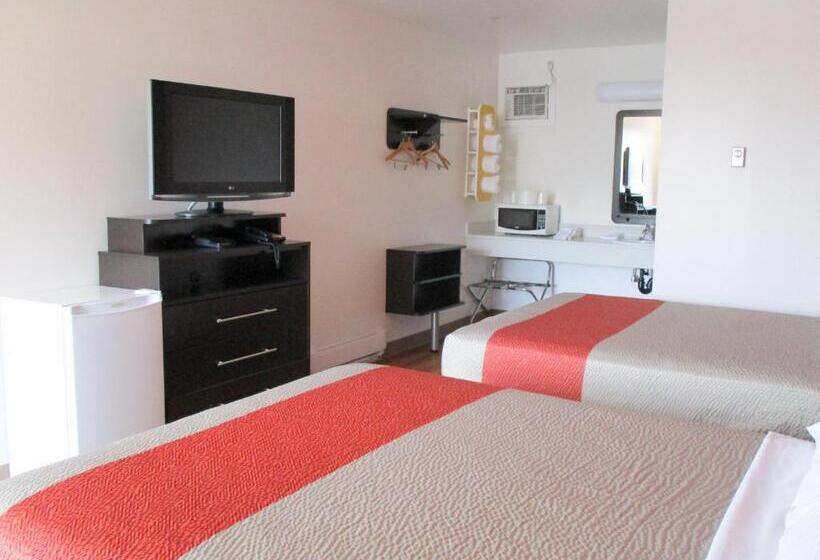 Motel 6 Kamloops, Bc