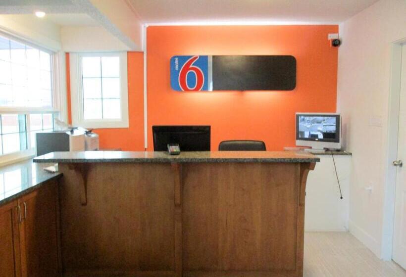 Motel 6 Kamloops, Bc
