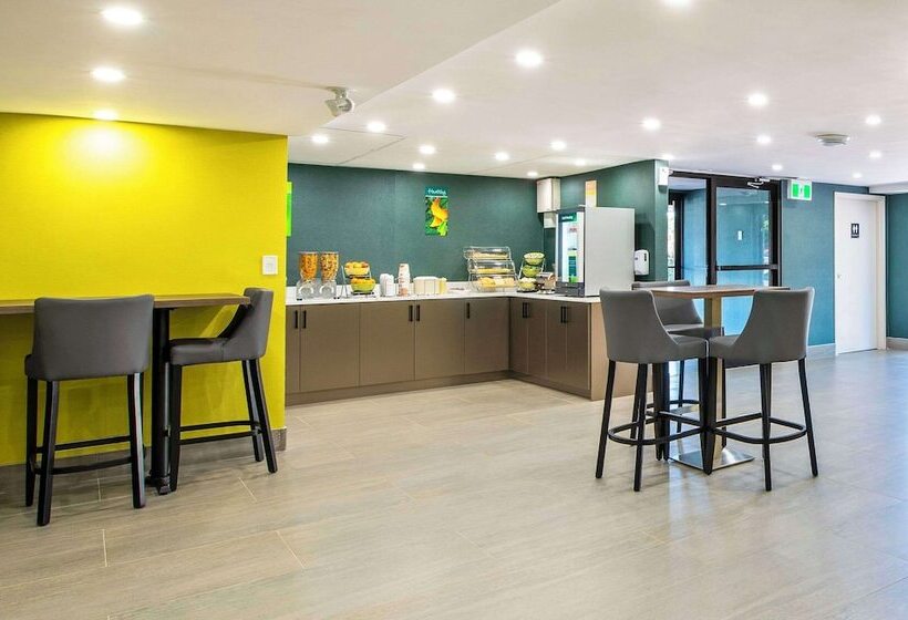 فندق على الطريق Quality Inn