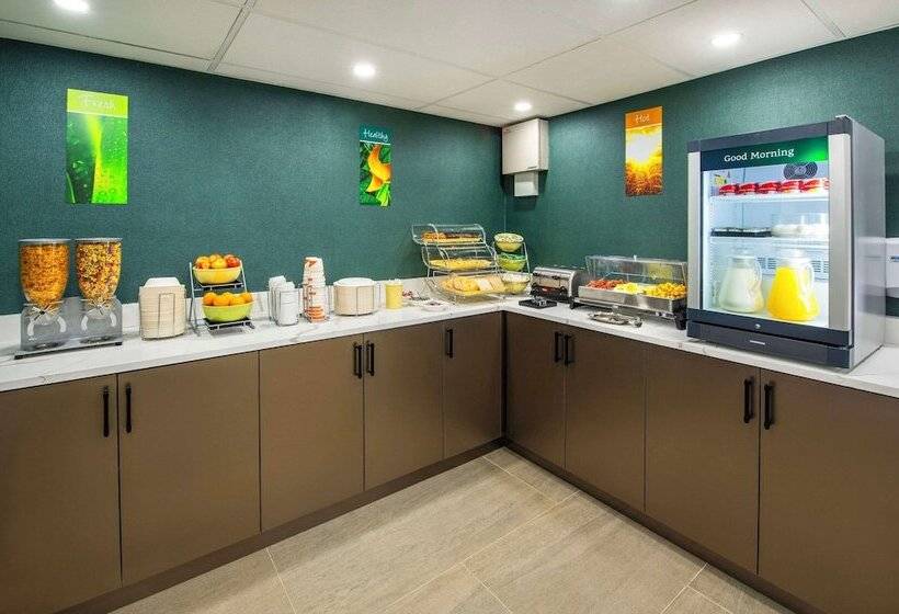 فندق على الطريق Quality Inn