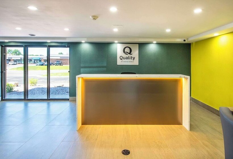 فندق على الطريق Quality Inn