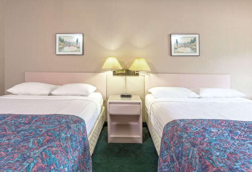 モーテル Super 8 By Wyndham Golden