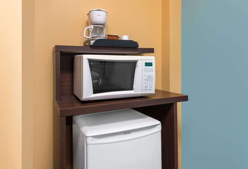 فندق على الطريق Super 8 By Wyndham Thunder Bay