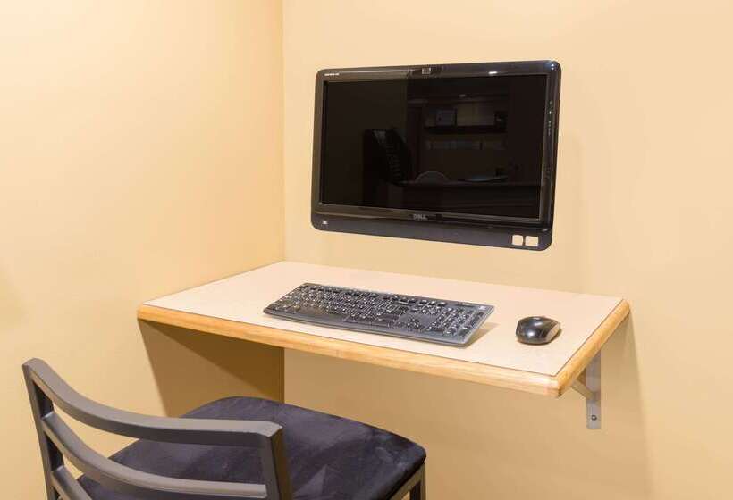 فندق على الطريق Super 8 By Wyndham Thunder Bay