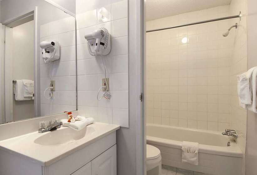 汽车旅馆 Super 8 By Wyndham Red Deer