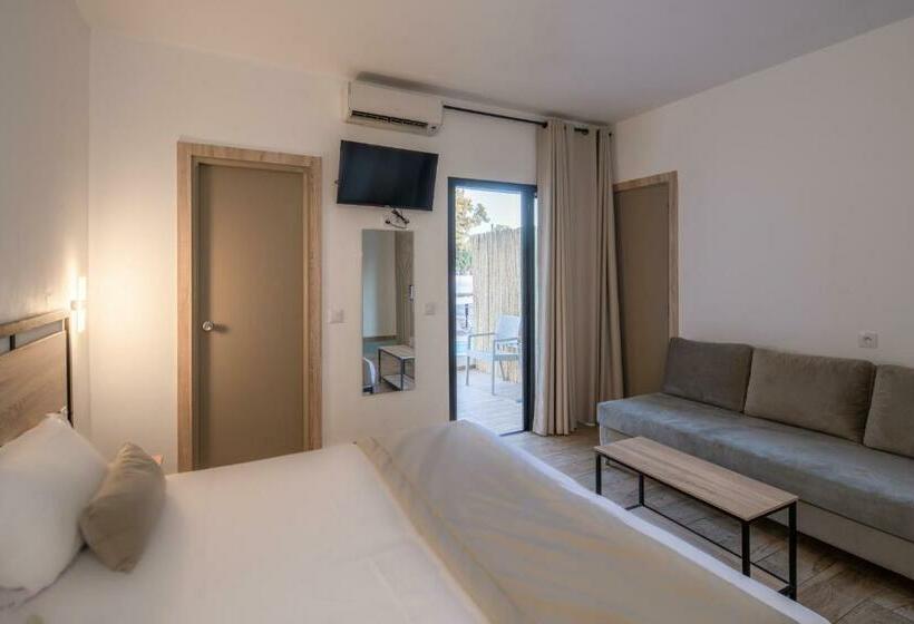 هتل Acqua Viva Village