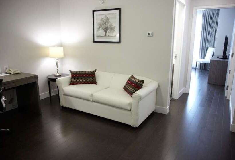 Отель Admiral Inn Mississauga