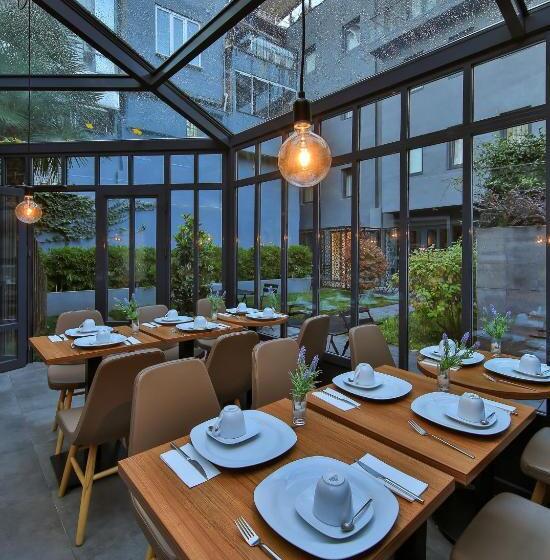 בית מלון כפרי Alilass