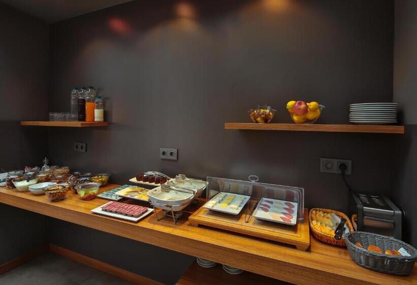 בית מלון כפרי Alilass