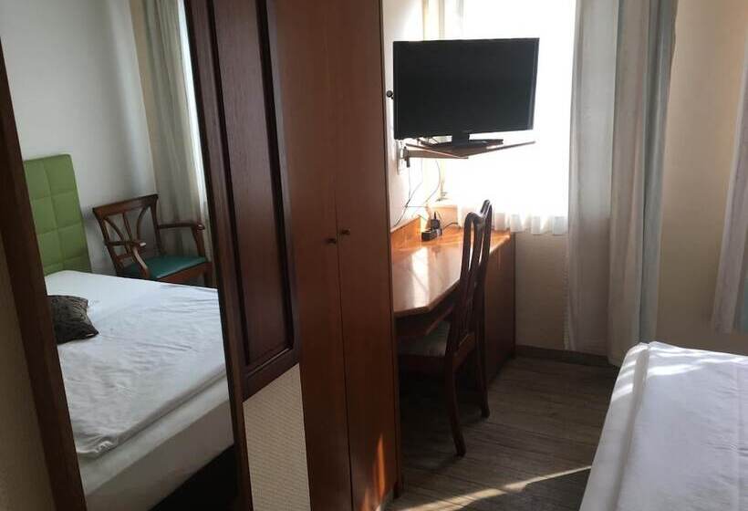 Отель Altdusseldorf