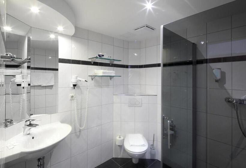 בית מלון כפרי Am Segelhafen