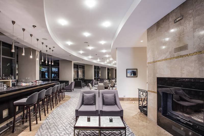 Отель Charisma De Luxe