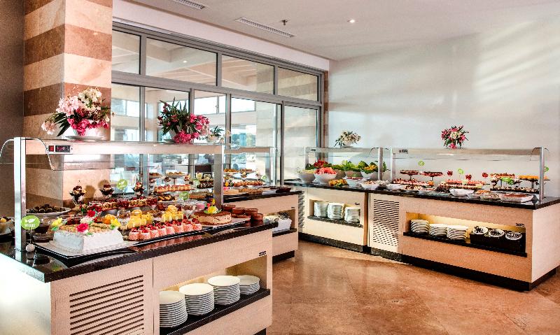 Отель Charisma De Luxe