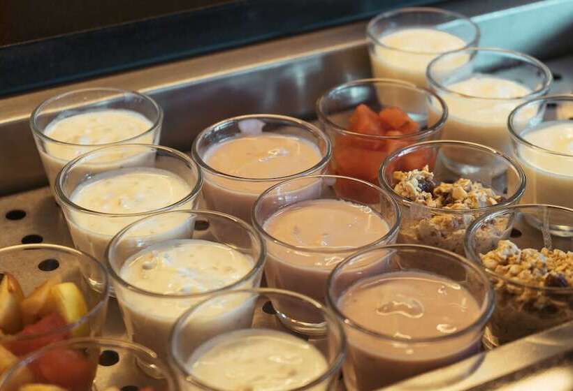 ホテル Courtyard By Marriott Duesseldorf Hafen