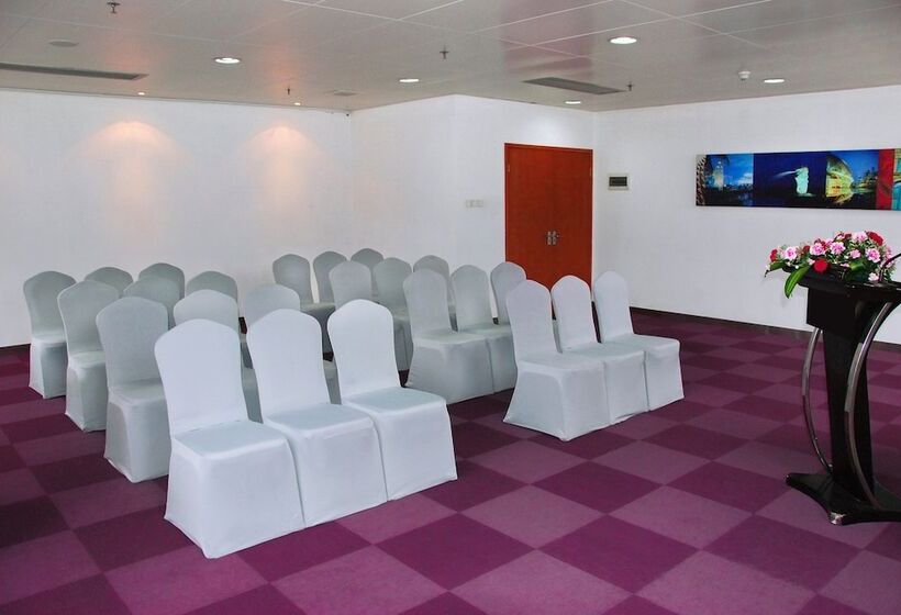 هتل Crowne Plaza Shenzhen Futian, Near To Shenzhen Convention&exhibition Centre, Shenzhen Stock Exchange