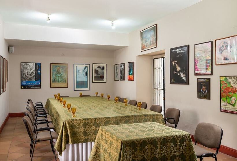 酒店 Dann Monasterio