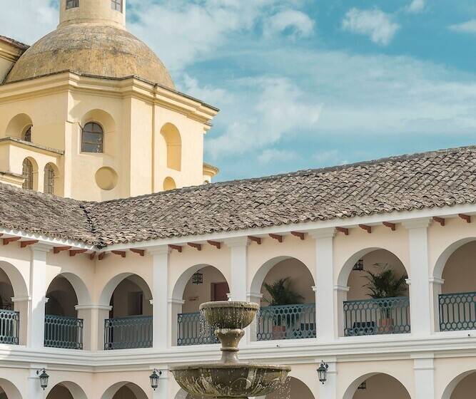 酒店 Dann Monasterio