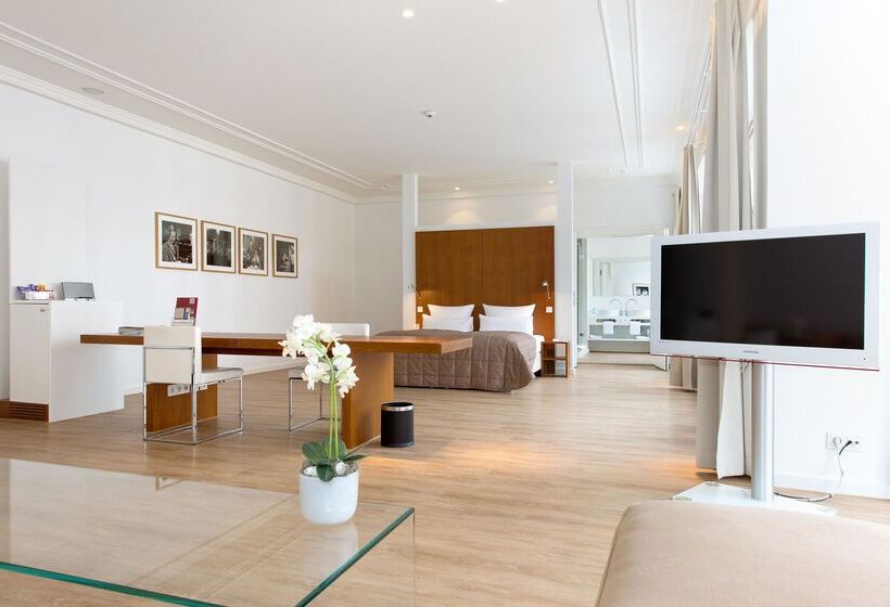 هتل Ellington Berlin