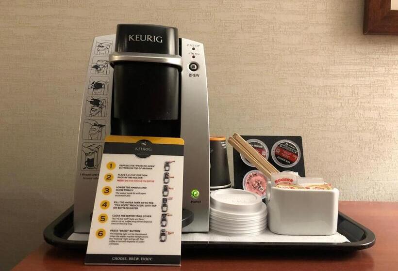 בית מלון כפרי Gold Eagle Lodge