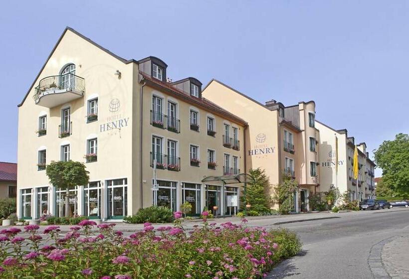Отель Henry