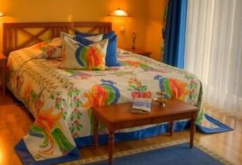 בית מלון כפרי Henry