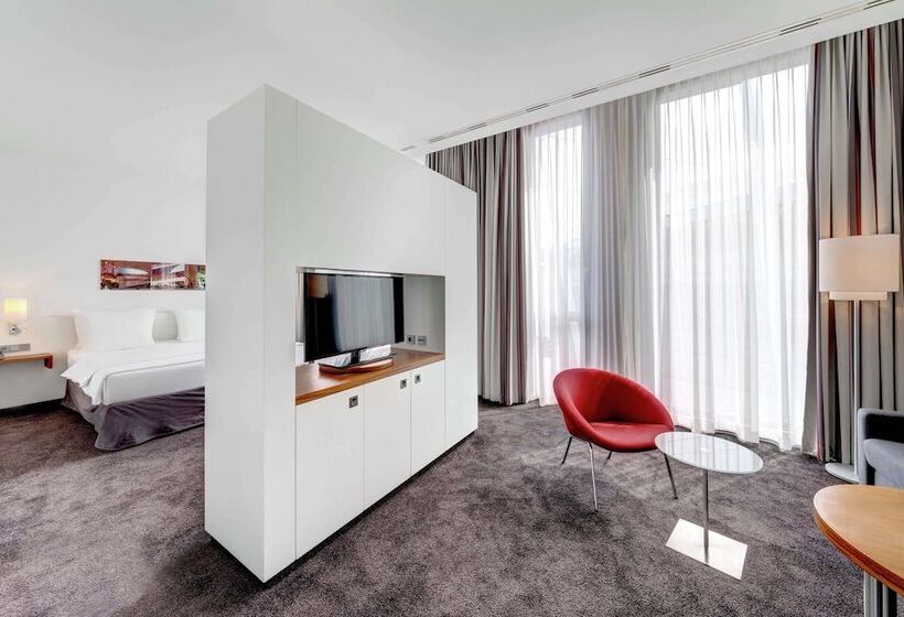 هتل Hilton Garden Inn Stuttgart Neckarpark