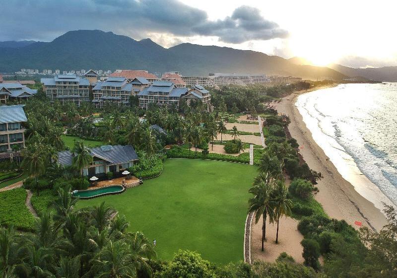 בית מלון כפרי Hilton Sanya Yalong Bay Resort & Spa