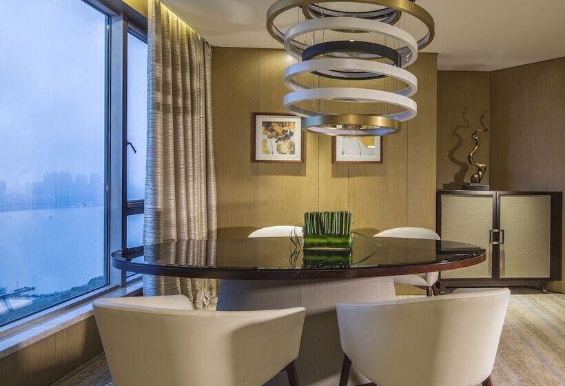 Hotel Howard Johnson Pearl Plaza Wuhan