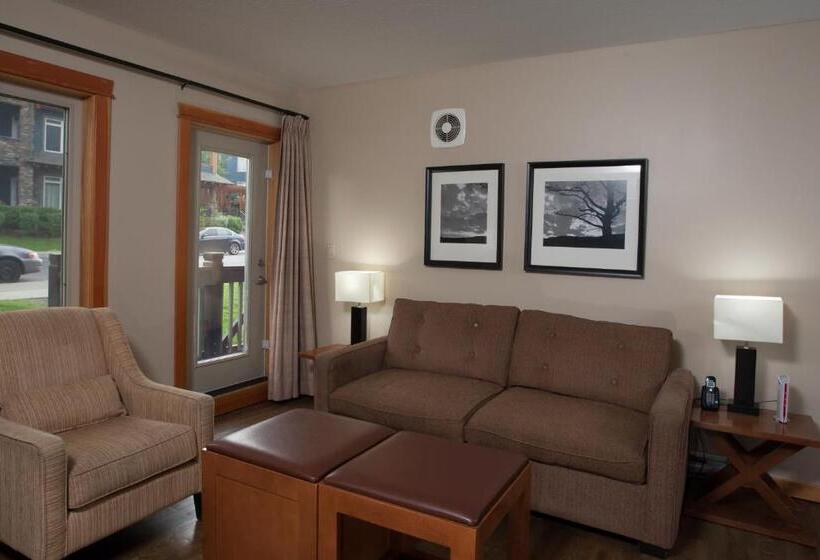 בית מלון כפרי Lodges At Canmore