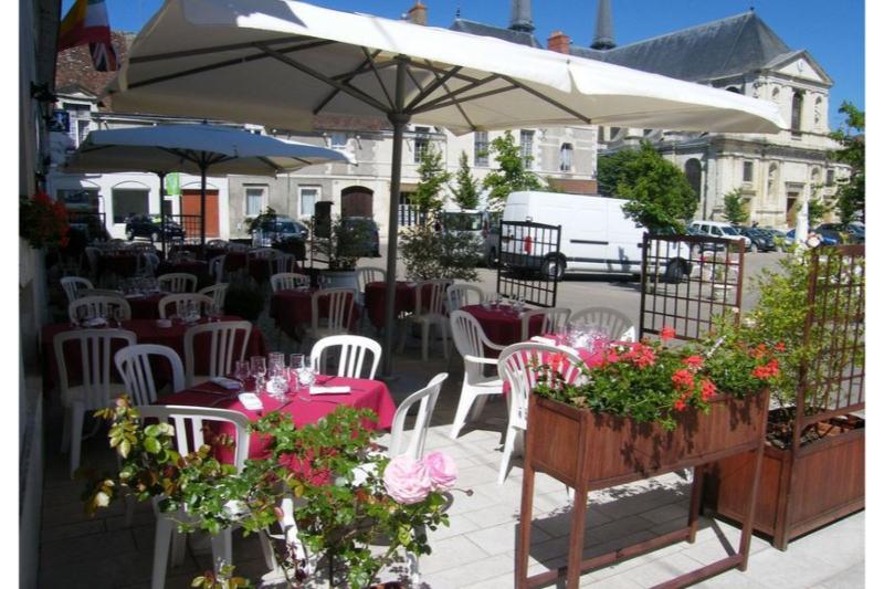 בית מלון כפרי Logis Hôtel Restaurant Le Puits Doré