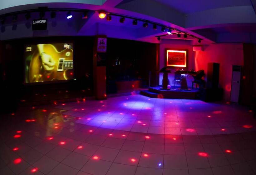 فندق Parai Beach Resort & Spa