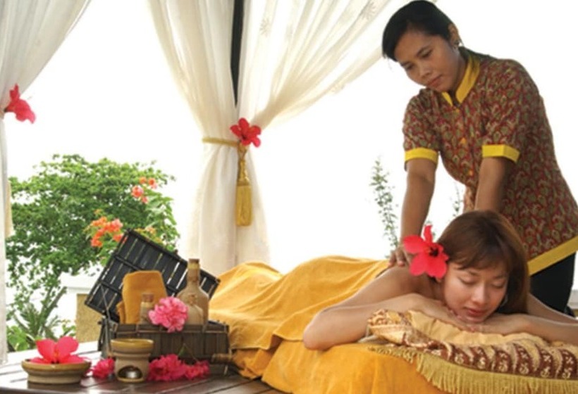 فندق Parai Beach Resort & Spa