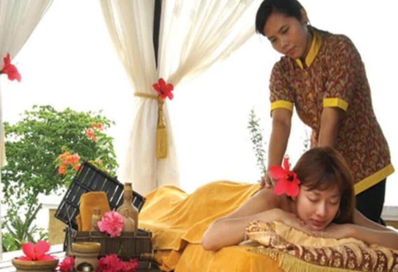 فندق Parai Beach Resort & Spa