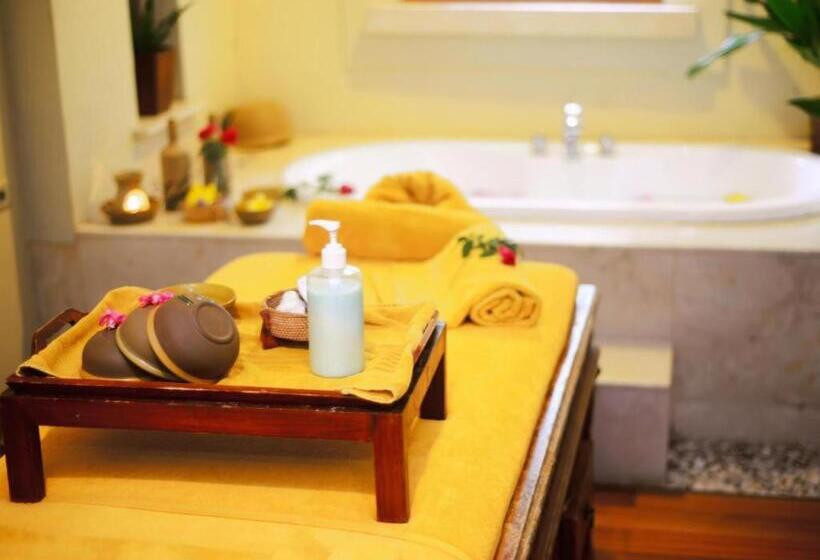 فندق Parai Beach Resort & Spa