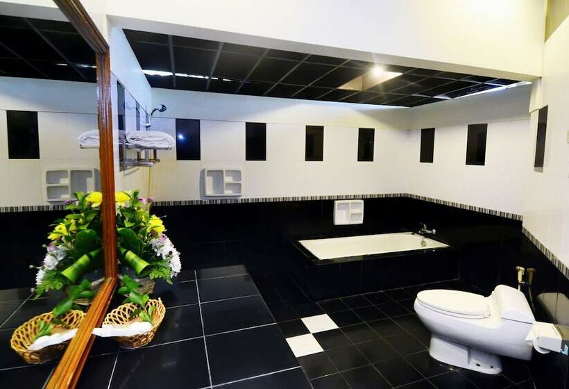 فندق Parai Beach Resort & Spa
