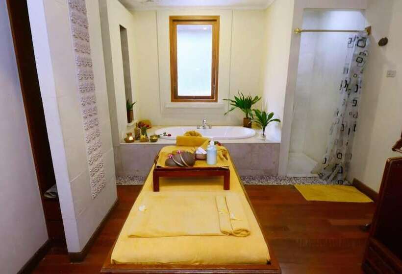 فندق Parai Beach Resort & Spa