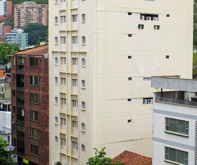 בית מלון כפרי Plaza Versalles