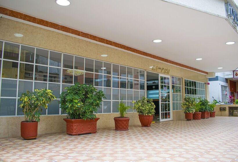 בית מלון כפרי Plaza Versalles