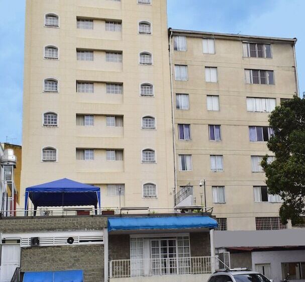 酒店 Plaza Versalles