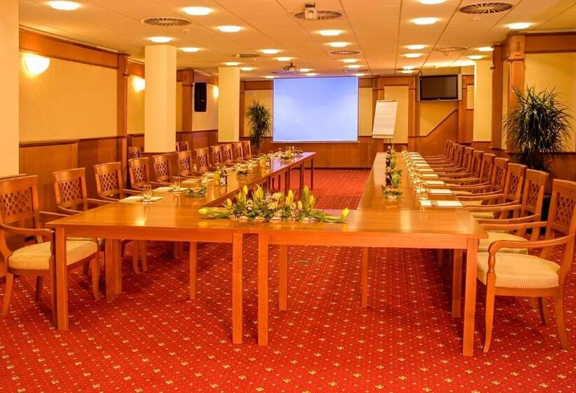 Primavera Hotel & Congress Centre