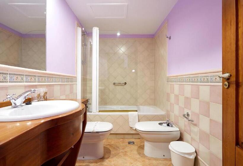 هتل Puerta Sepúlveda