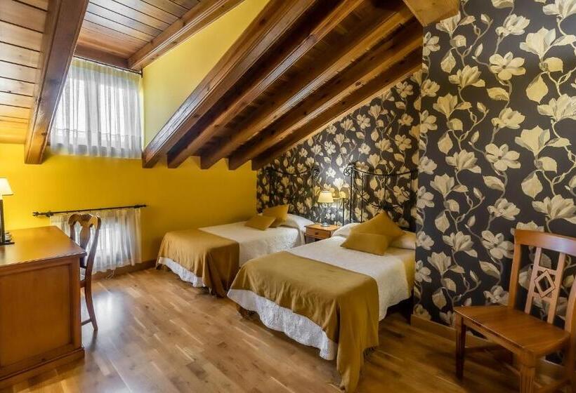 هتل Puerta Sepúlveda