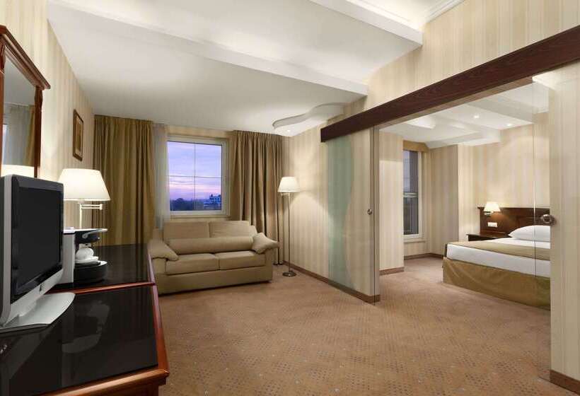 Ramada Hotel & Suites By Wyndham Bucharest North