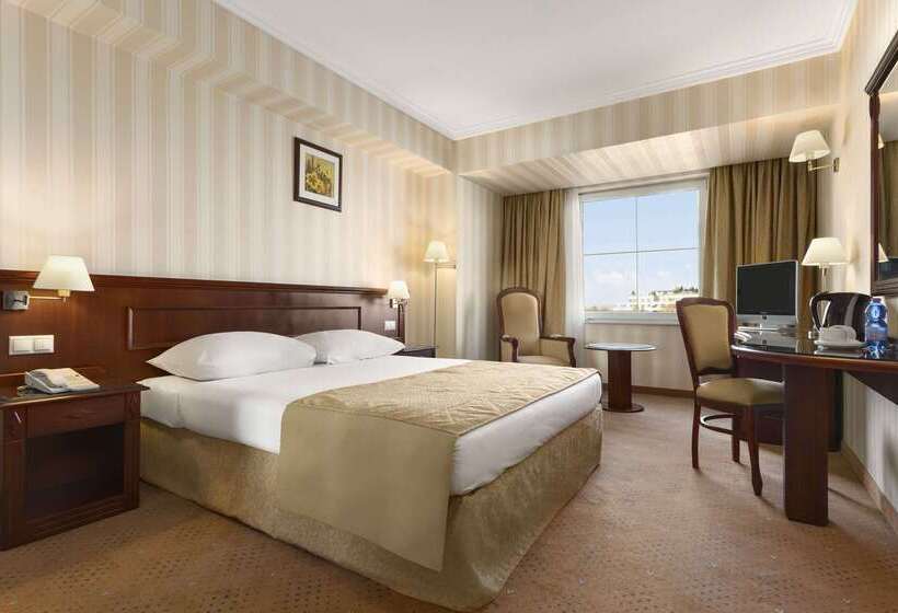 Ramada Hotel & Suites By Wyndham Bucharest North