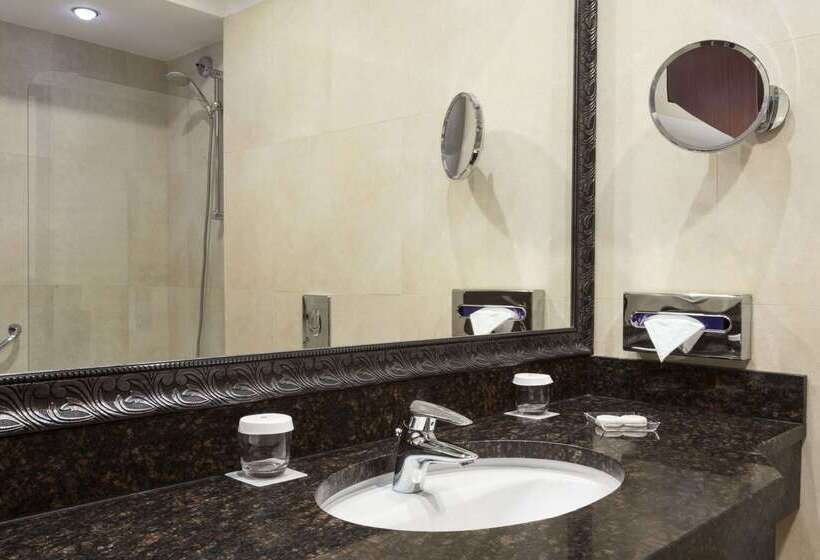 Ramada Hotel & Suites By Wyndham Bucharest North