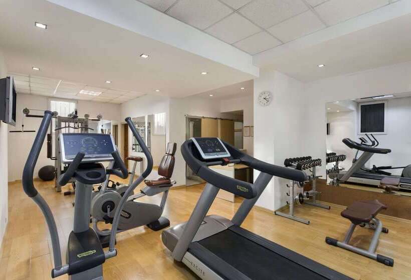 Ramada Hotel & Suites By Wyndham Bucharest North